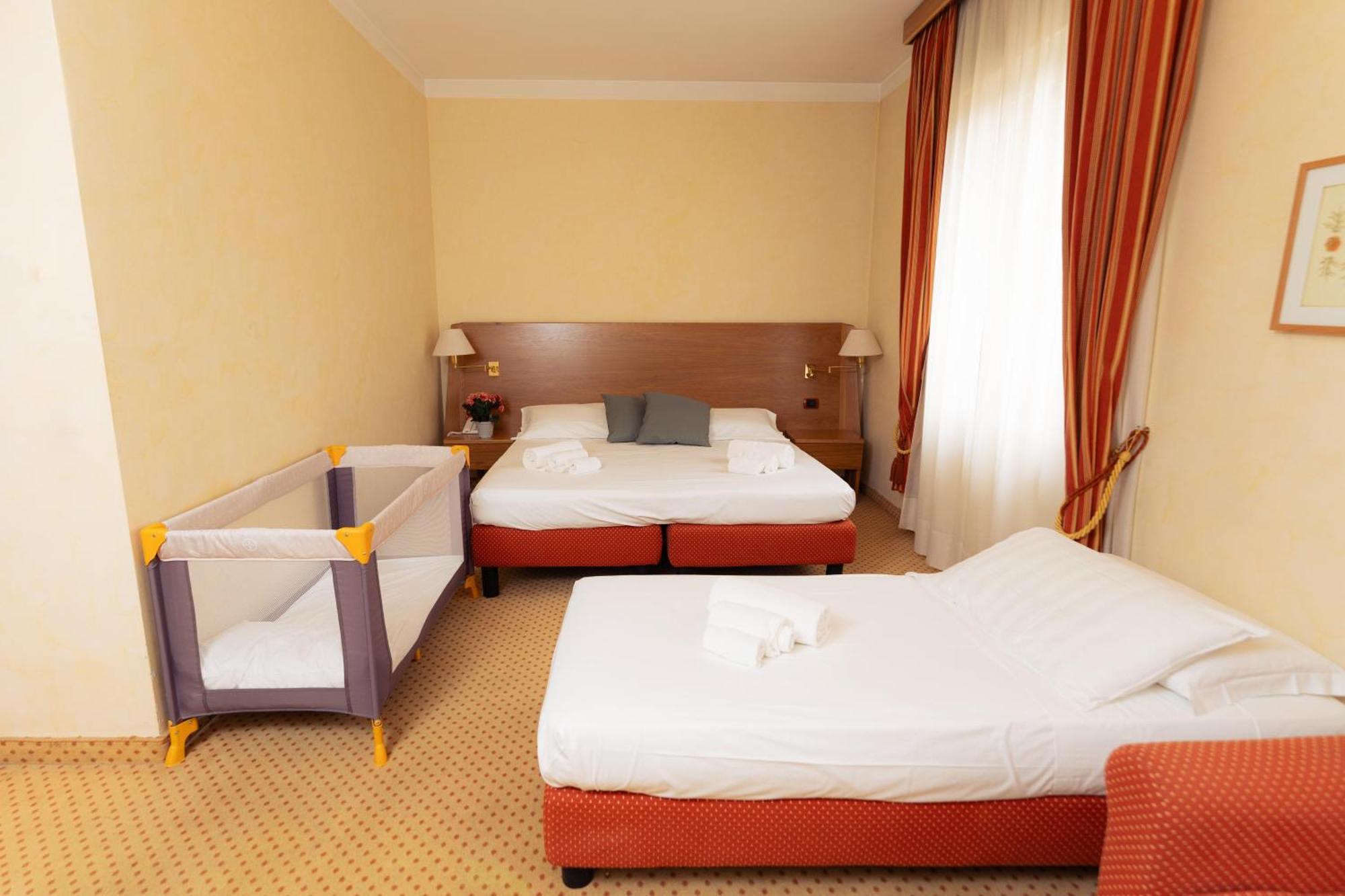 Hotel San Pancrazio Trescore Balneario Exterior photo