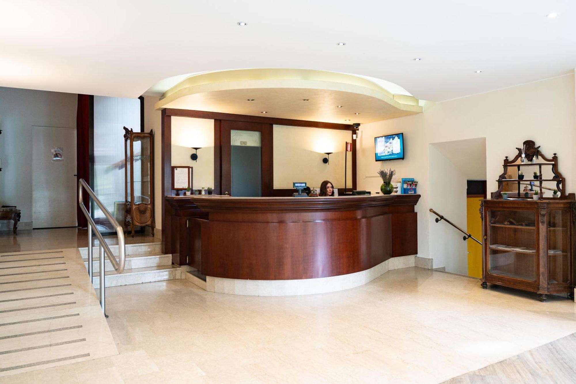 Hotel San Pancrazio Trescore Balneario Exterior photo