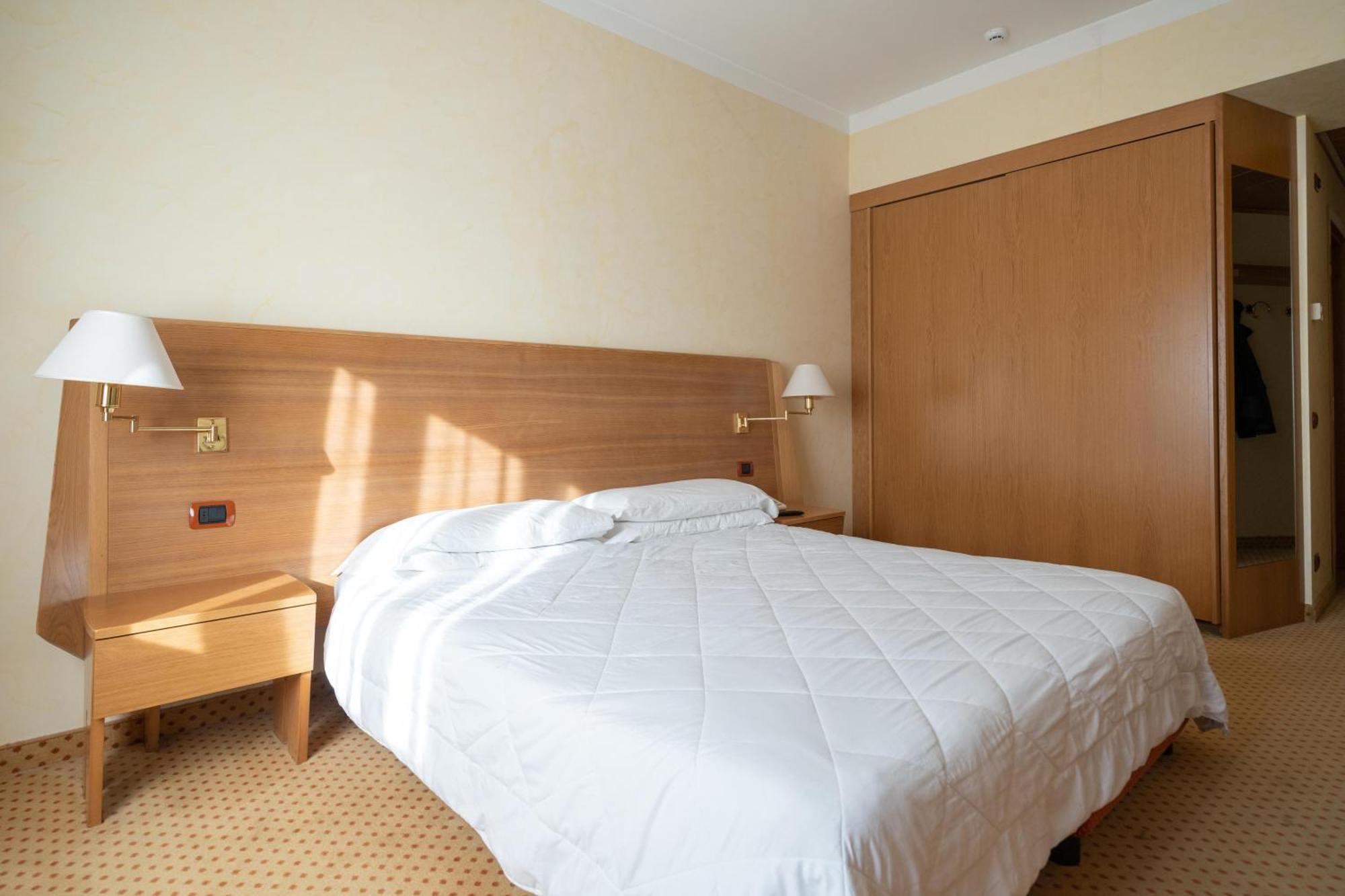 Hotel San Pancrazio Trescore Balneario Exterior photo